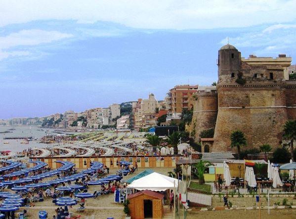 Dolce Casa Di Elena Apartment Nettuno Luaran gambar